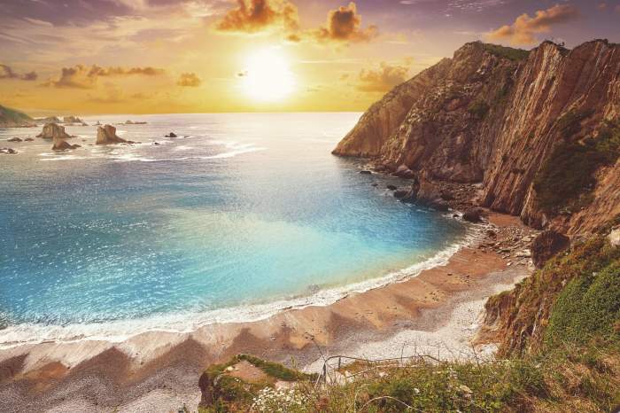 Playa del Silencio în Cudillero Asturias din Spania