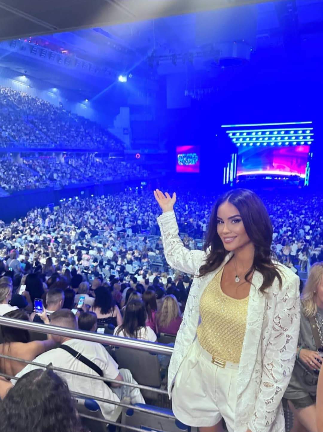 Geanina Ilieș la concertul lui Jennifer Lopez