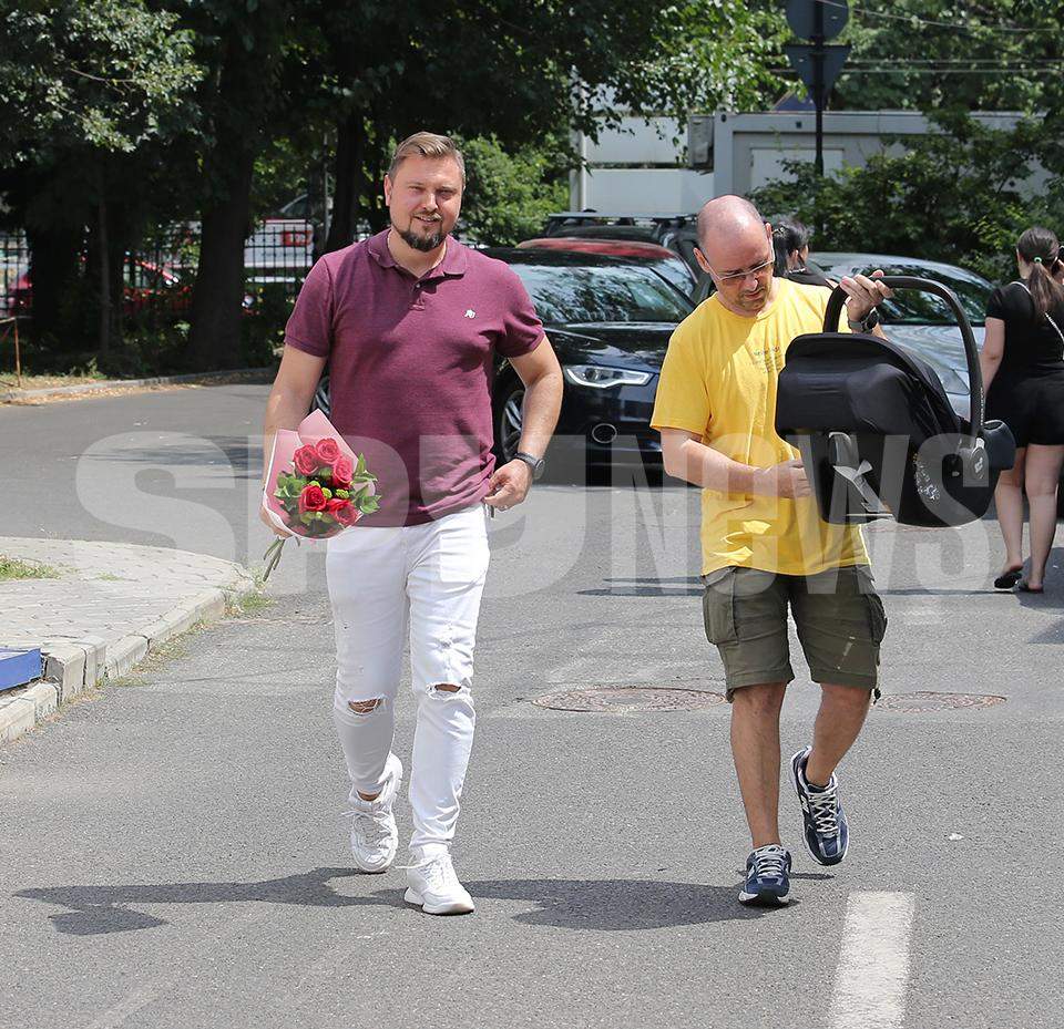 Adrian Velea și soția lui și-au dus băiețelul acasă! Prezentatorul Acces Direct trăiește emoții uriașe! Imagini exclusive | VIDEO