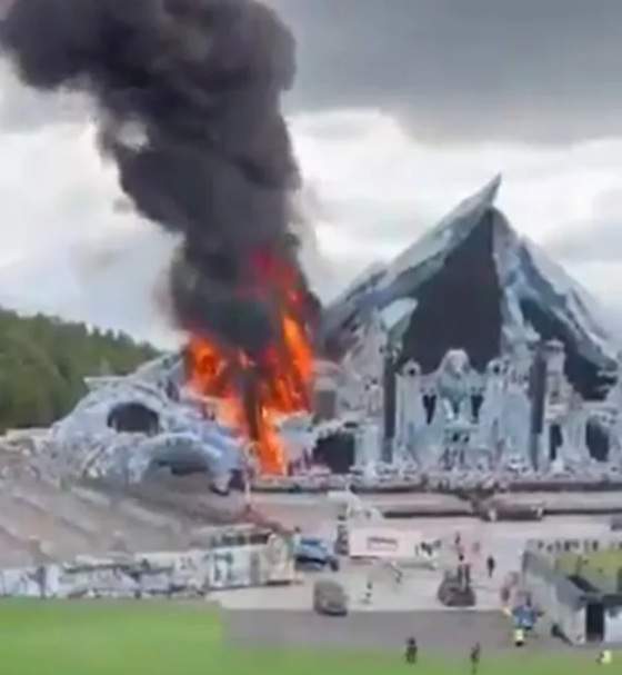 Incendiu de proporții la un mare festival unde participă sute de mii de oamen