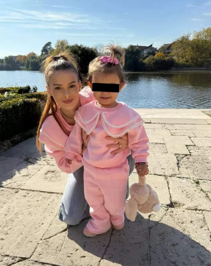 teodora marcu fericita alaturi de fiica ei