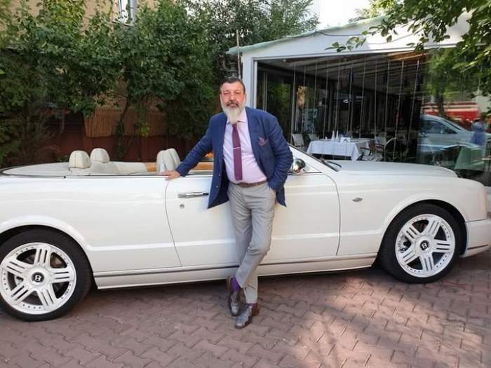 Dan Nicorescu s-a fotografiat cu una dintre masinile sale de lux