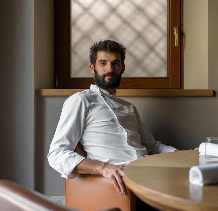 Juratul Chefi la cuțite Chef Richard Abou Zaki lansează cartea Cooking my dreams, dedicată parcursului său în lumea artei culinare: ”Bucătăria a fost refugiul meu”