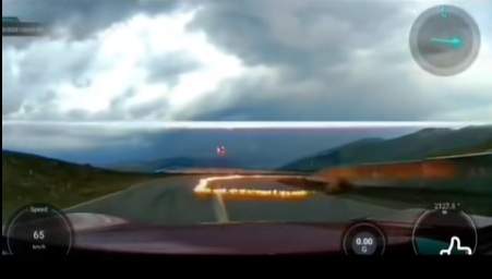 Un fulger a lovit pământul chiar în fața unei mașini, pe Transalpina. Momentul a fost surprins de camera de bord a vehiculului | VIDEO