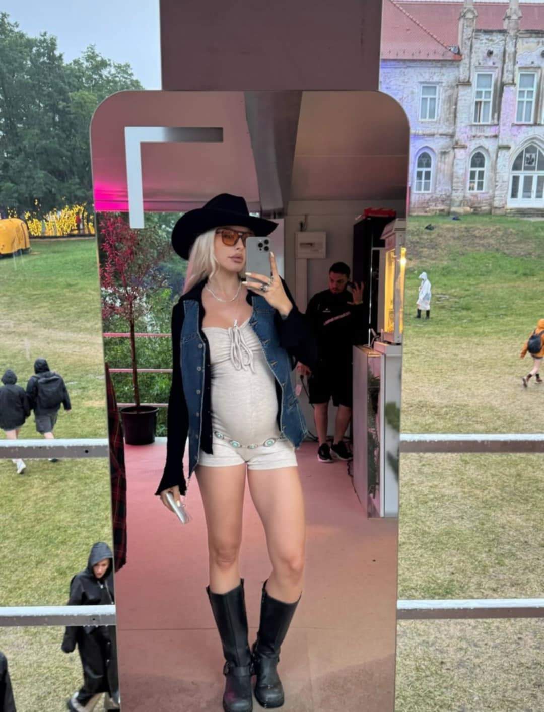 Cum s-au îmbrăcat vedetele la concertul lui Justin Timberlake de la Electric Castle 2025