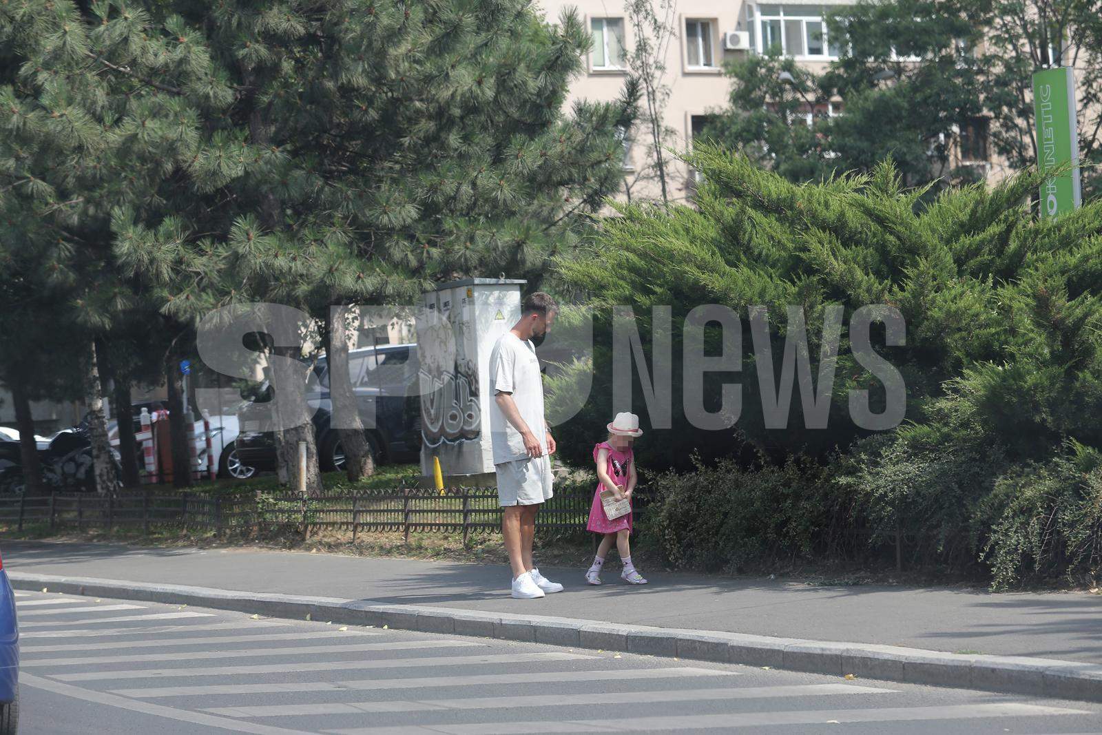 Jakub Hromada, imagini rare cu fetiţa şi soţia! Cum a fost surprins jucătorul de la Rapid | PAPARAZZI