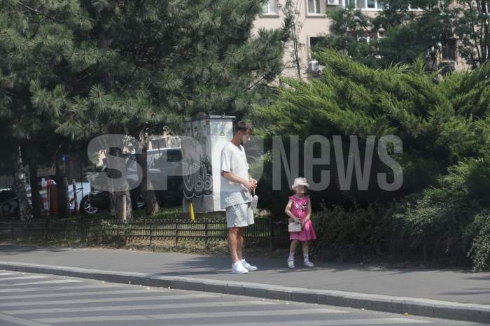Jakub Hromada, imagini rare cu fetiţa şi soţia! Cum a fost surprins jucătorul de la Rapid | PAPARAZZI