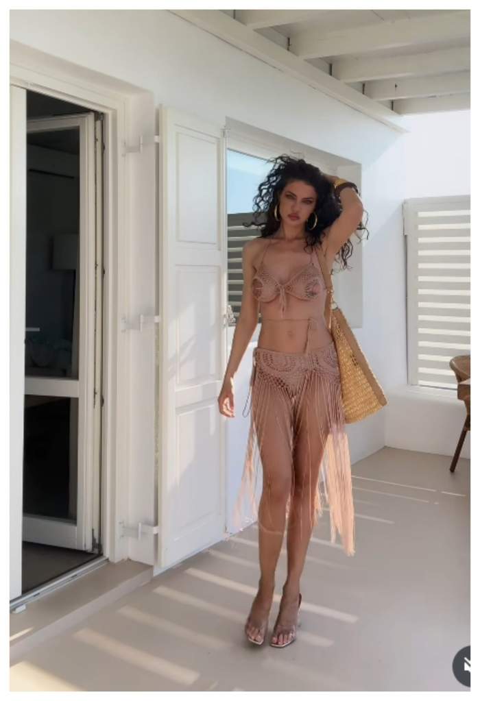 Cristina Ich, apariție spectaculoasă în costum de baie. Influencerița are un trup de invidiat | FOTO