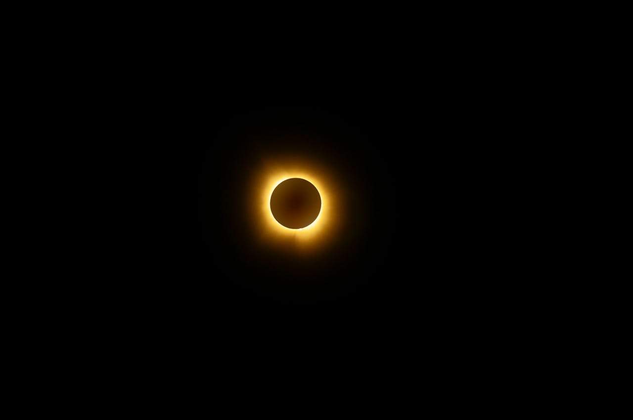 Eclipsă de soare pe 2 august! Pământul va fi în întuneric timp de șase minute. De unde poți vedea fenomenul astrologic