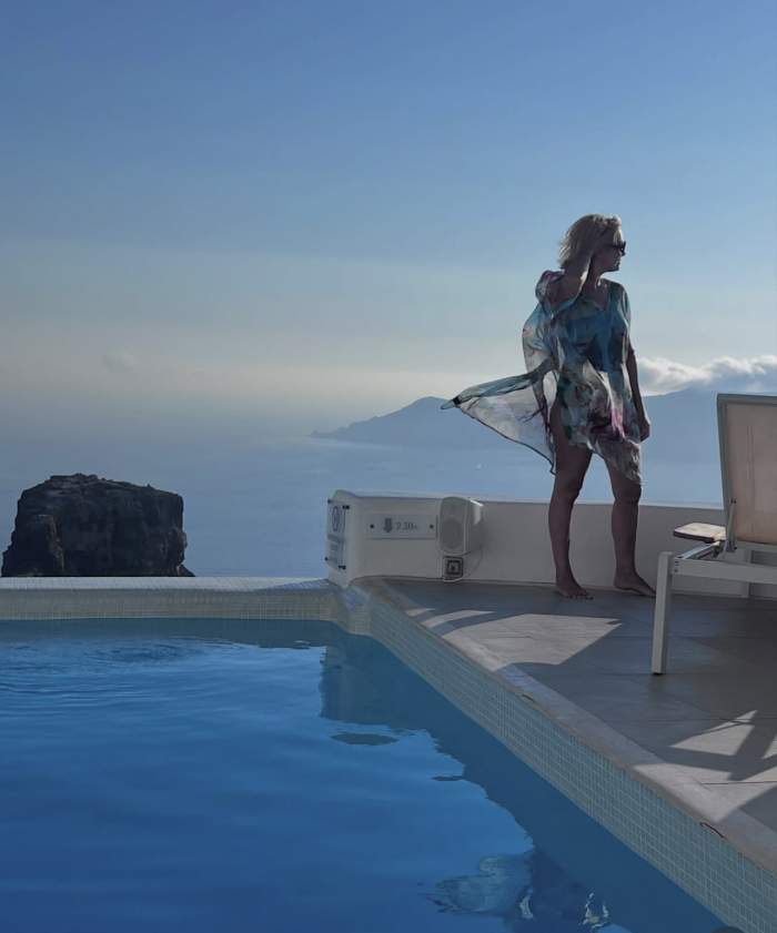 Simona Gherghe și-a continuat vacanța cu familia în Grecia. Ce spune prezentatoarea despre Santorini | FOTO