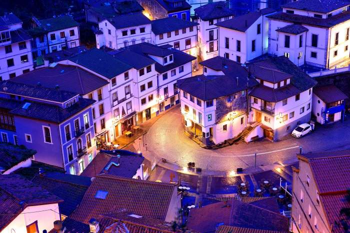 Priveliștea din Cudillero, Asturias, Spania