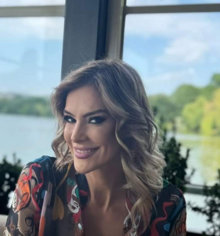 roxana ciuhulescu selfie