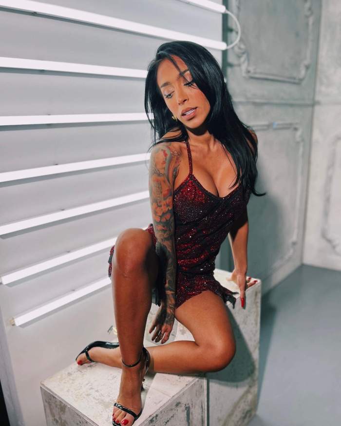 Ruby s-a pozat sexy