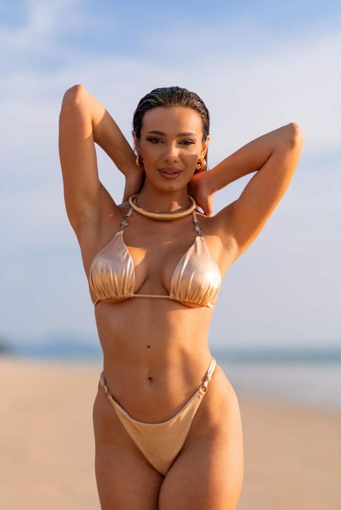 Andreea Craciun pe plaja din Thailanda