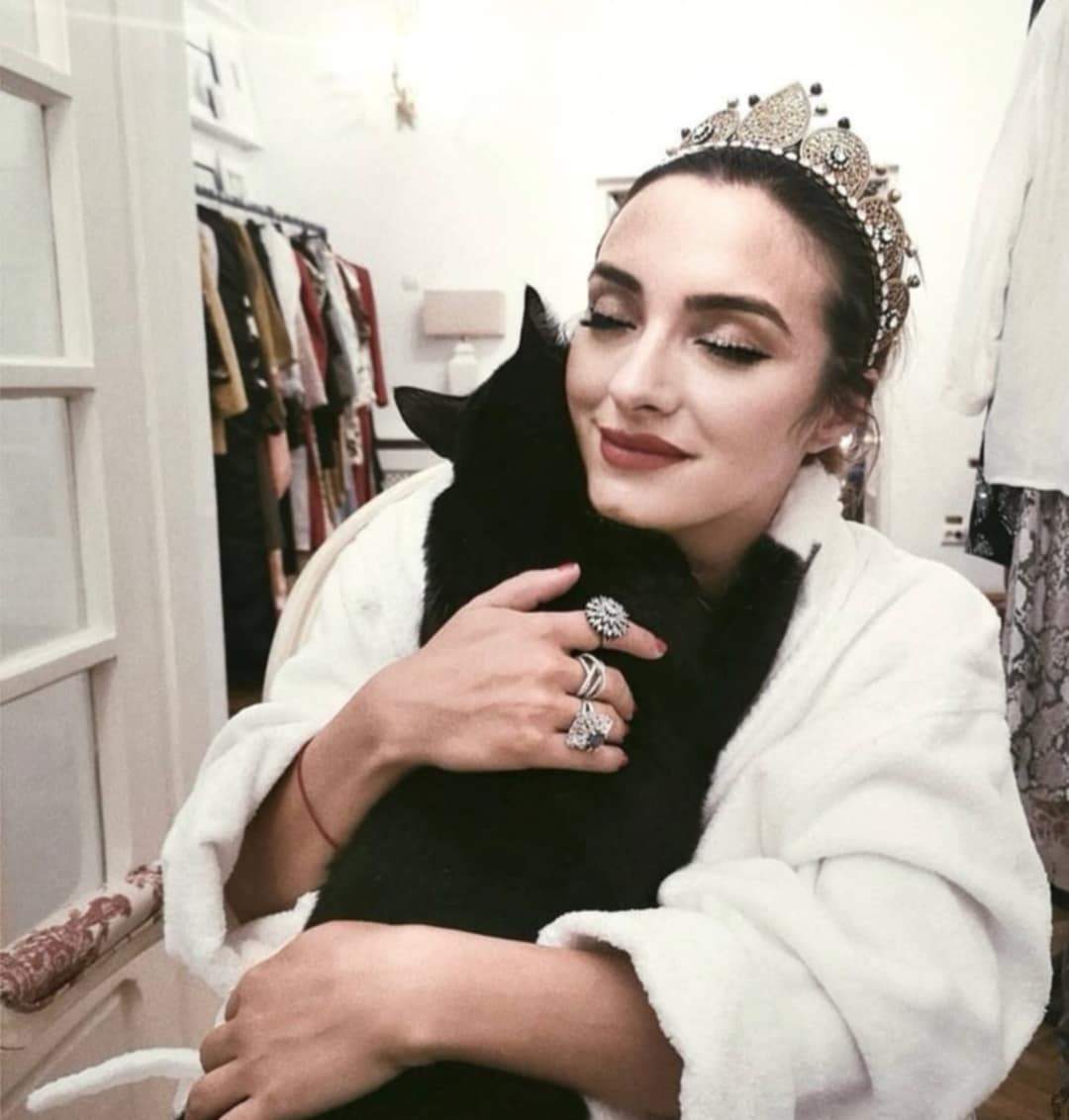 Ana Morodan și pisica ei
