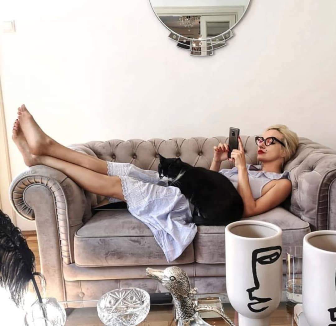 Ana Morodan și pisica ei