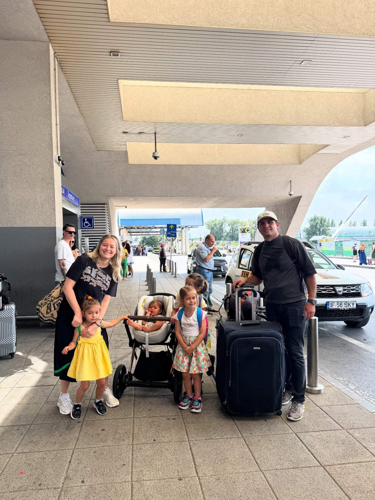 laura cosoi si familia