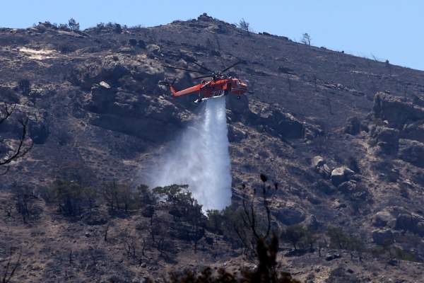O destinație preferată de români, în flăcări. Numeroși turiști au fost evacuați din hoteluri