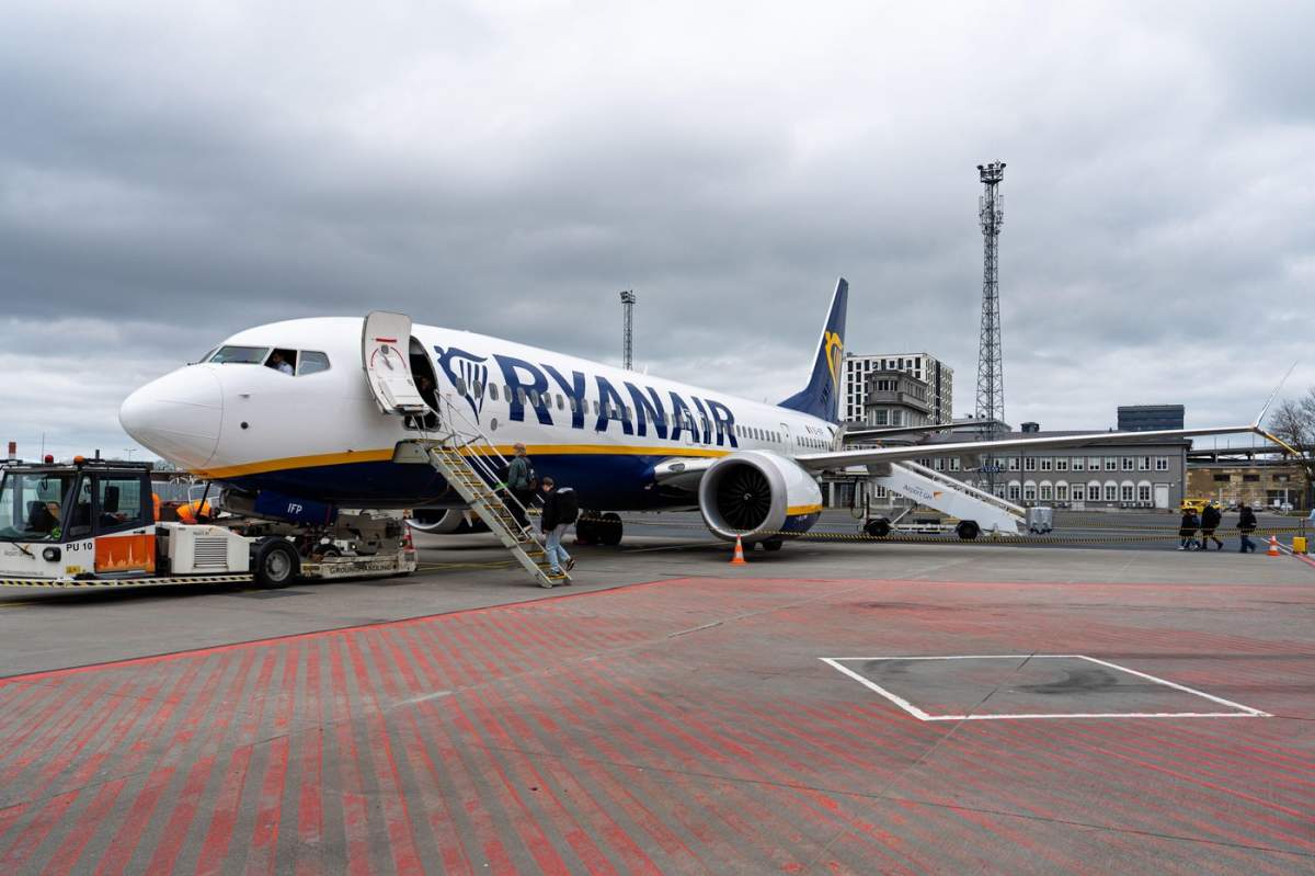 Zeci de persoane rănite după o alertă de incendiu la bordul unui avion