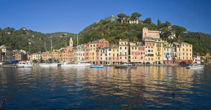 Portofino este un mic oraș pescăresc din provincia Genova, Italia