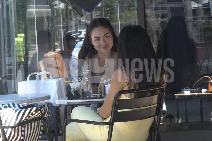Corina Caciuc ştie cât de important este să aibă puţin timp şi pentru ea! Unde şi în compania cui au surprins-o paparazzii Spynews.ro pe partenera lui Laurenţiu Reghecampf