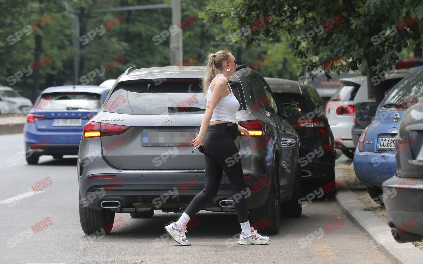 Ilona Brezoianu este o graviduţă hotărâtă! Nu se lasă până nu obţine ce vrea! Cum au surprins-o paparazzii Spynews.ro pe carismatica prezentatoare