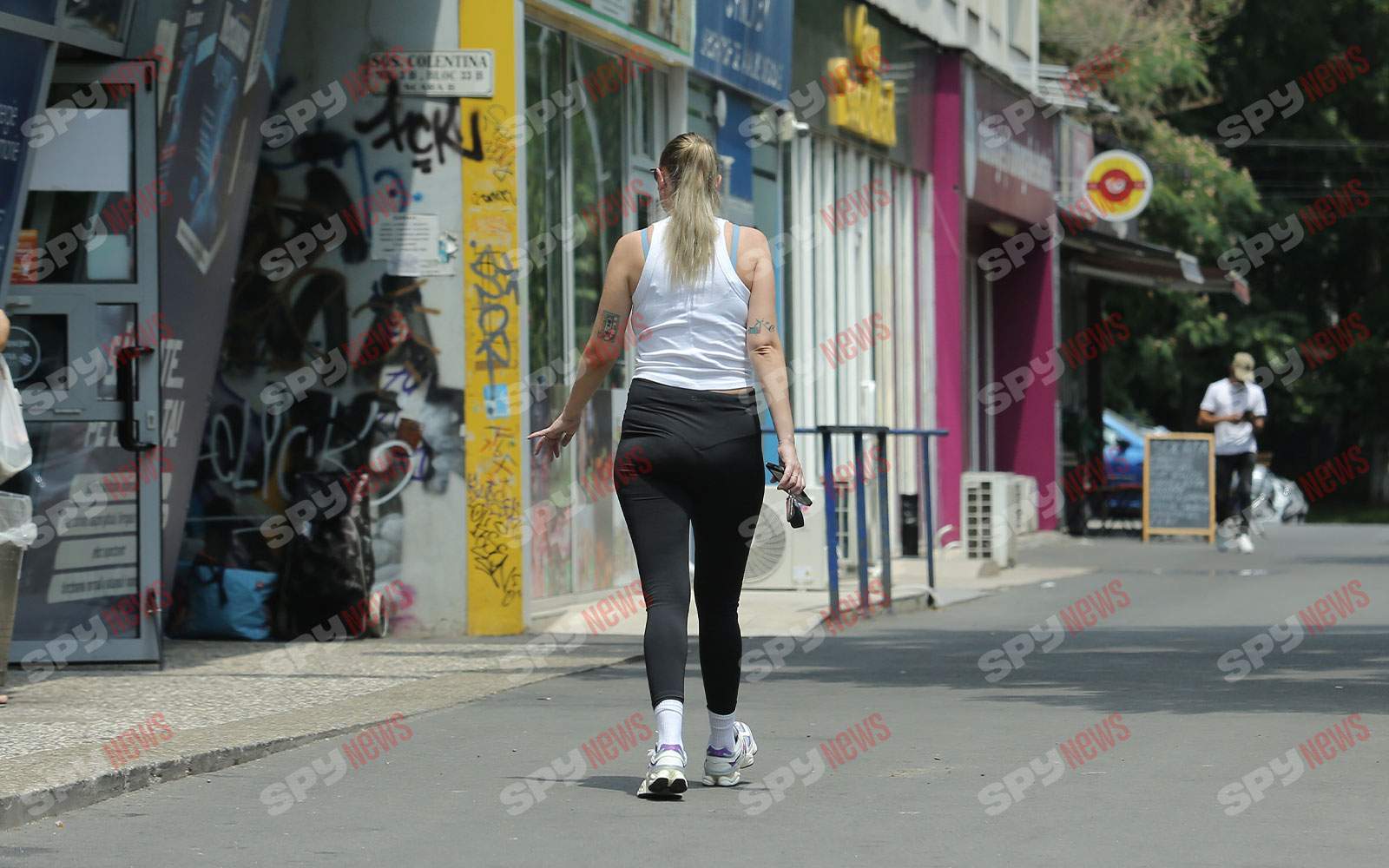 Ilona Brezoianu este o graviduţă hotărâtă! Nu se lasă până nu obţine ce vrea! Cum au surprins-o paparazzii Spynews.ro pe carismatica prezentatoare