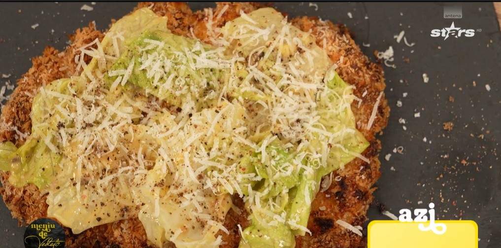 Șnițel de pui cu salată Caesar. Rețeta simplă și delicioasă a lui Chef Horia Manea