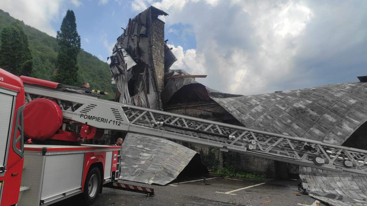 Castelul Peleș și alte monumente istorice din Sinaia, avariate în urma unei furtuni puternice. Institutul Național al Patrimoniului va evalua daunele