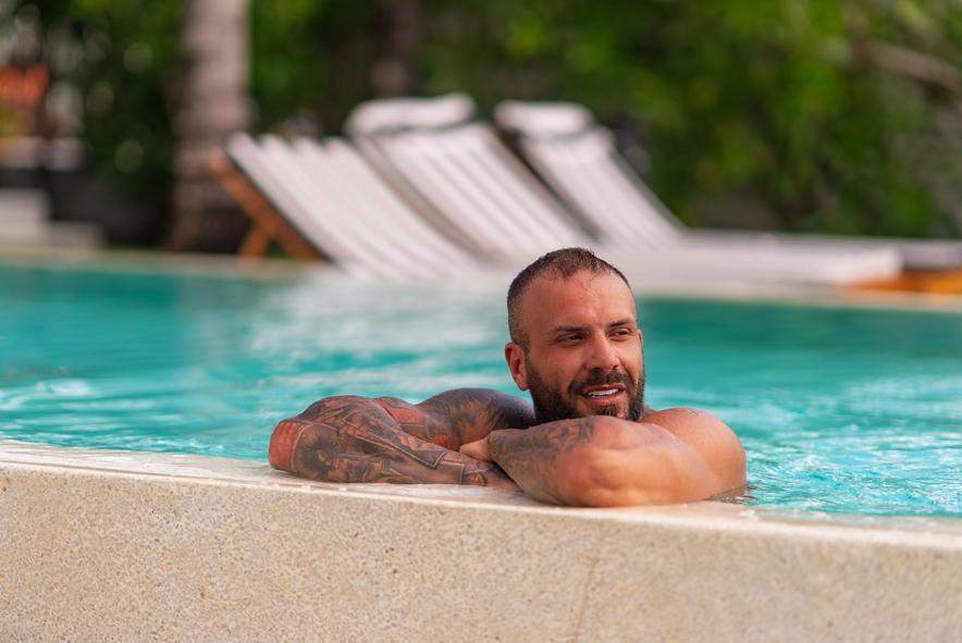 narcis bujor in piscina