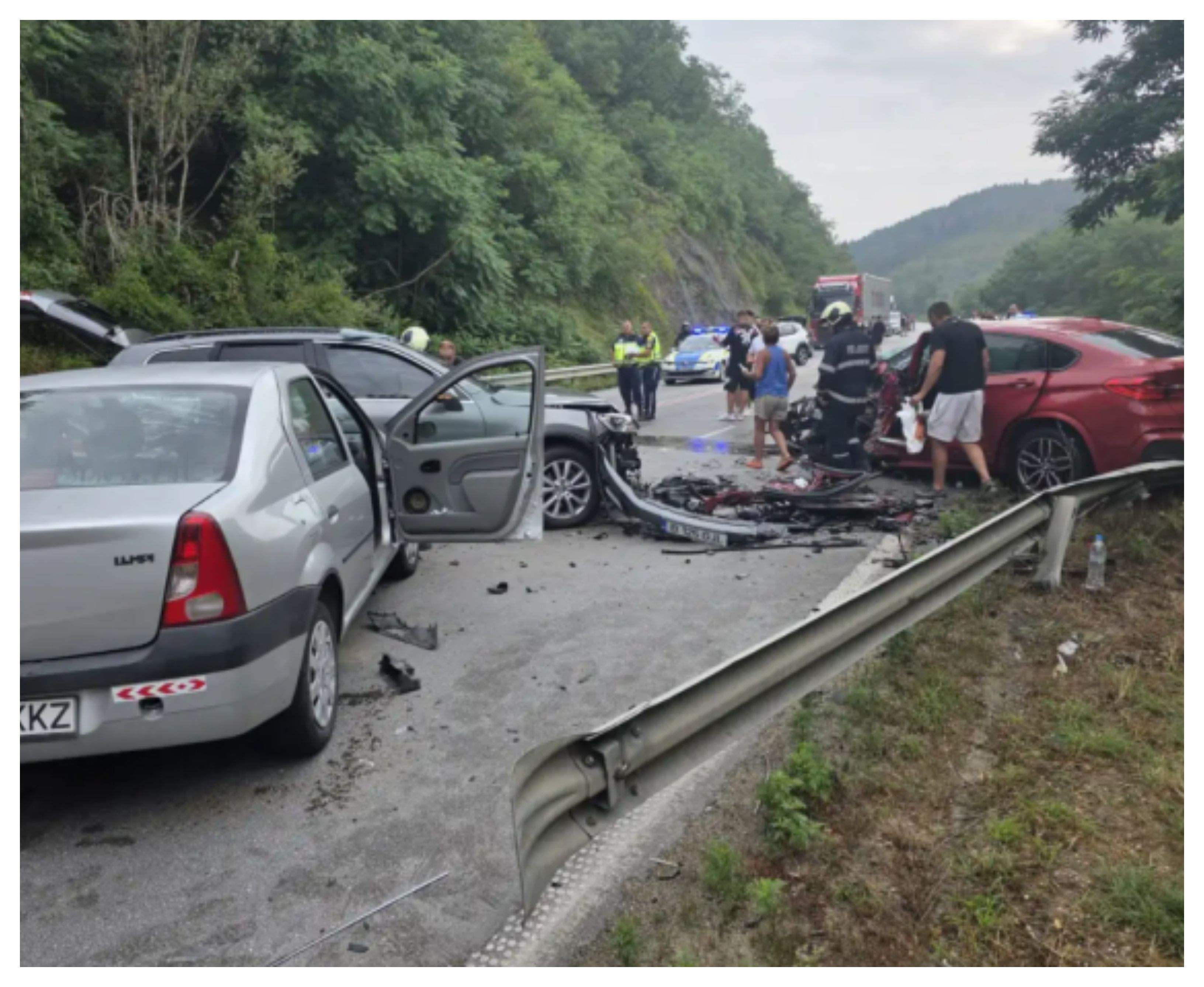 Accident grav cu 10 victime în Bulgaria! Cinci români, inclusiv doi copii, de urgență la spital! Unul dintre șoferi era drogat | FOTO