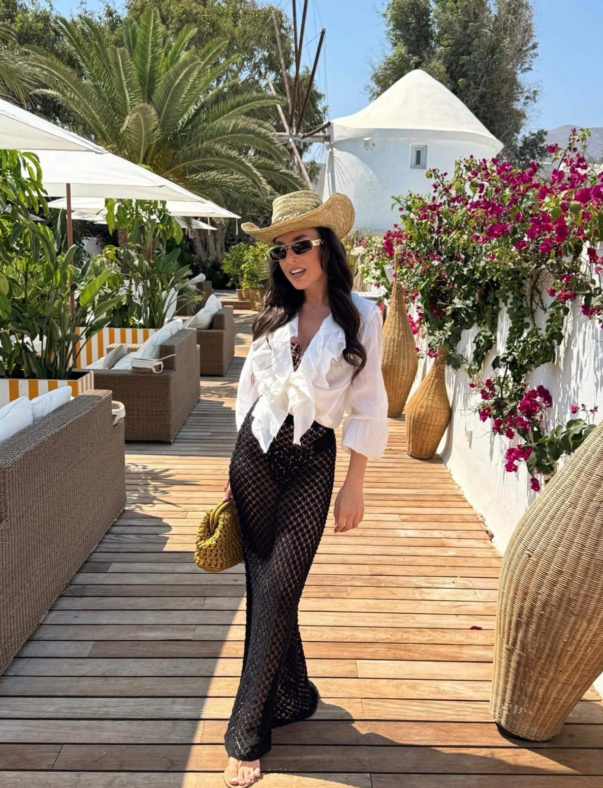 Andreea Frățilă, apariție spectaculoasă în Santorini! Astăzi revine la „Mireasa. Direct din culise” | FOTO