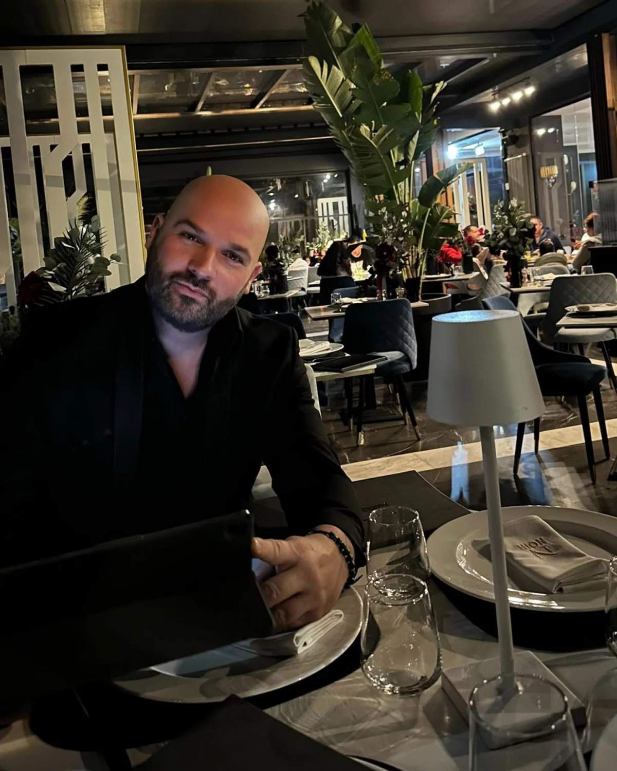 Andrei Ștefănescu a împlinit 48 de ani! Nea Marin, Pepe și Liviu Vârciu l-au felicitat în direct la Summer Star