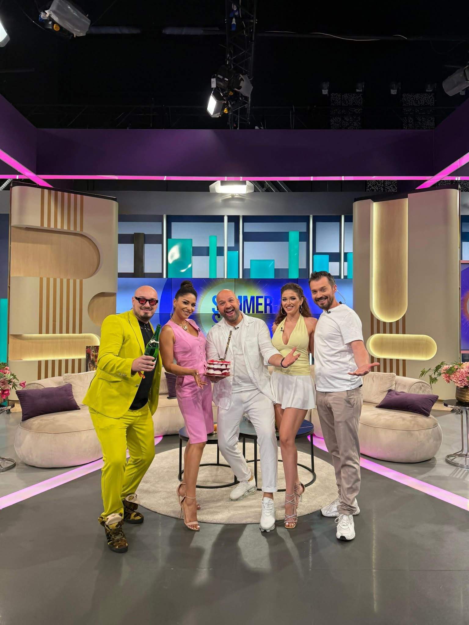 Andrei Ștefănescu a împlinit 48 de ani! Nea Marin, Pepe și Liviu Vârciu l-au felicitat în direct la Summer Star