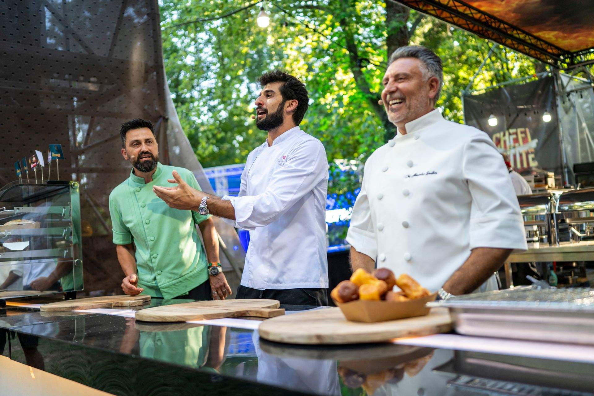 Jurații Chefi la cuțite au petrecut trei seri magice la Festivalul Summer Well,  alături de fanii show-ului culinar