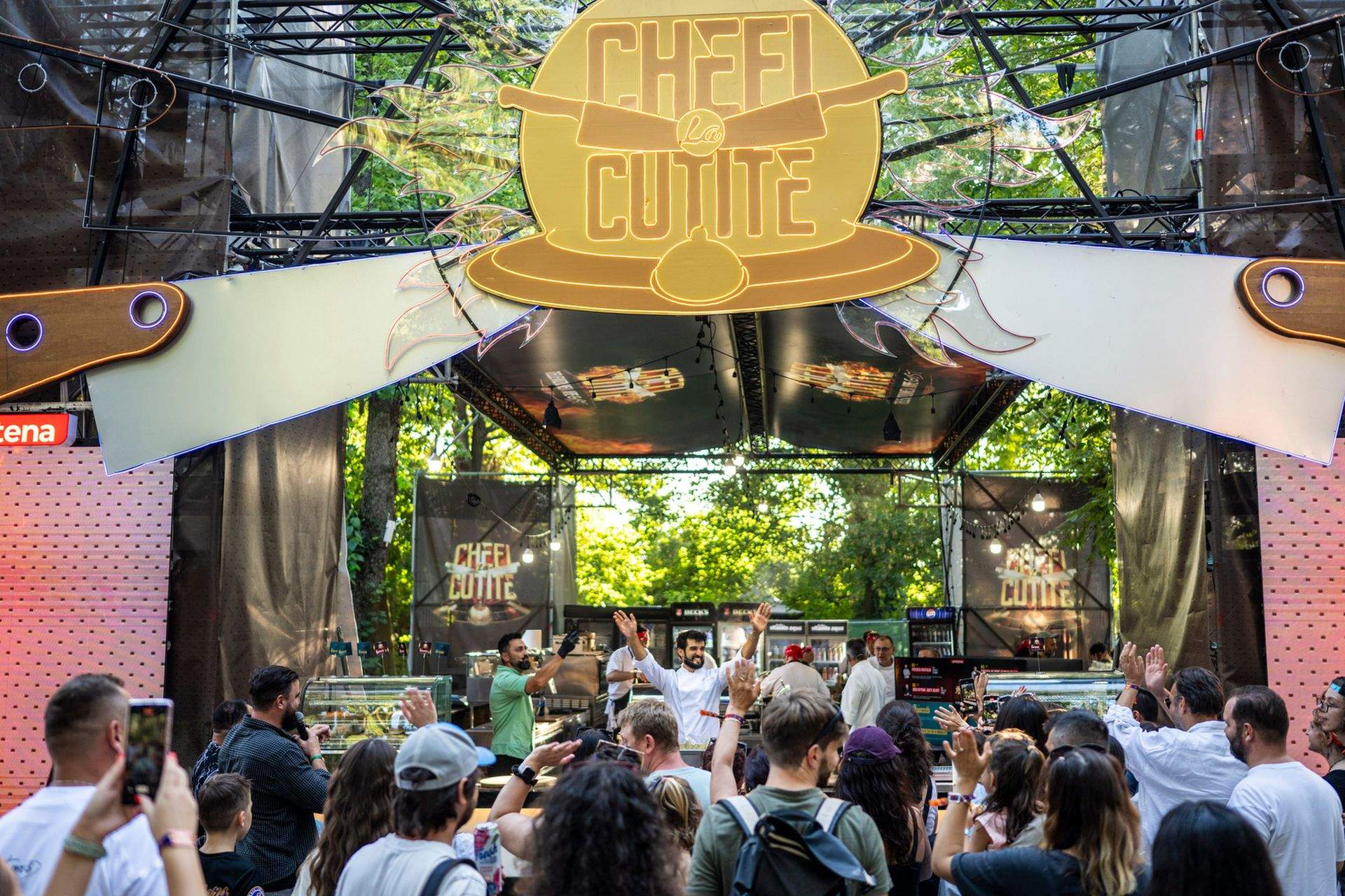 Jurații Chefi la cuțite au petrecut trei seri magice la Festivalul Summer Well,  alături de fanii show-ului culinar