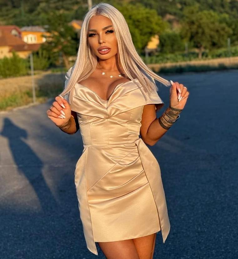 iasmina halas in rochie