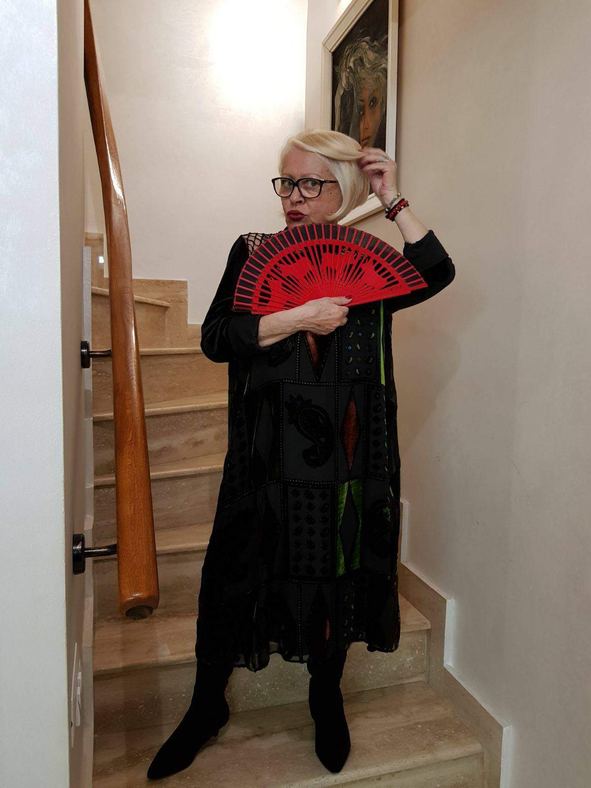 Mirabela Dauer poartă o rochie elegata
