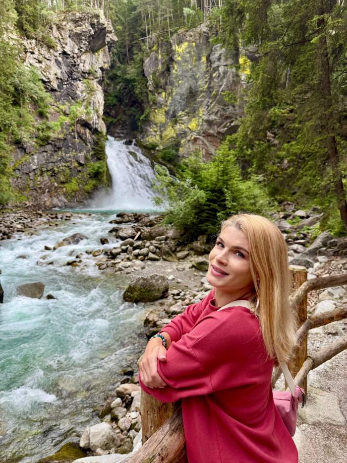 Ella Prodan, actrița din Iubire cu parfum de lavandă, despre vacanță și revenirea pe platourile de filmare: ”Mi-am lăsat personajul la plajă în Podișor”