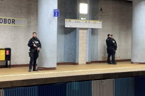 Jandarmeria Română explică prezența armată a jandarmilor la metrou: „Nu trebuie să vă speriați”