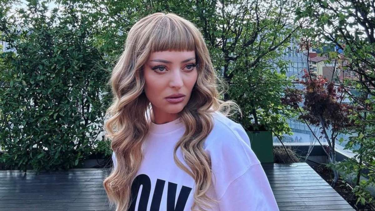 Delia, apariție surprinzătoare în plină vară! Cât costă perechea de cizme cu care s-a afișat | FOTO