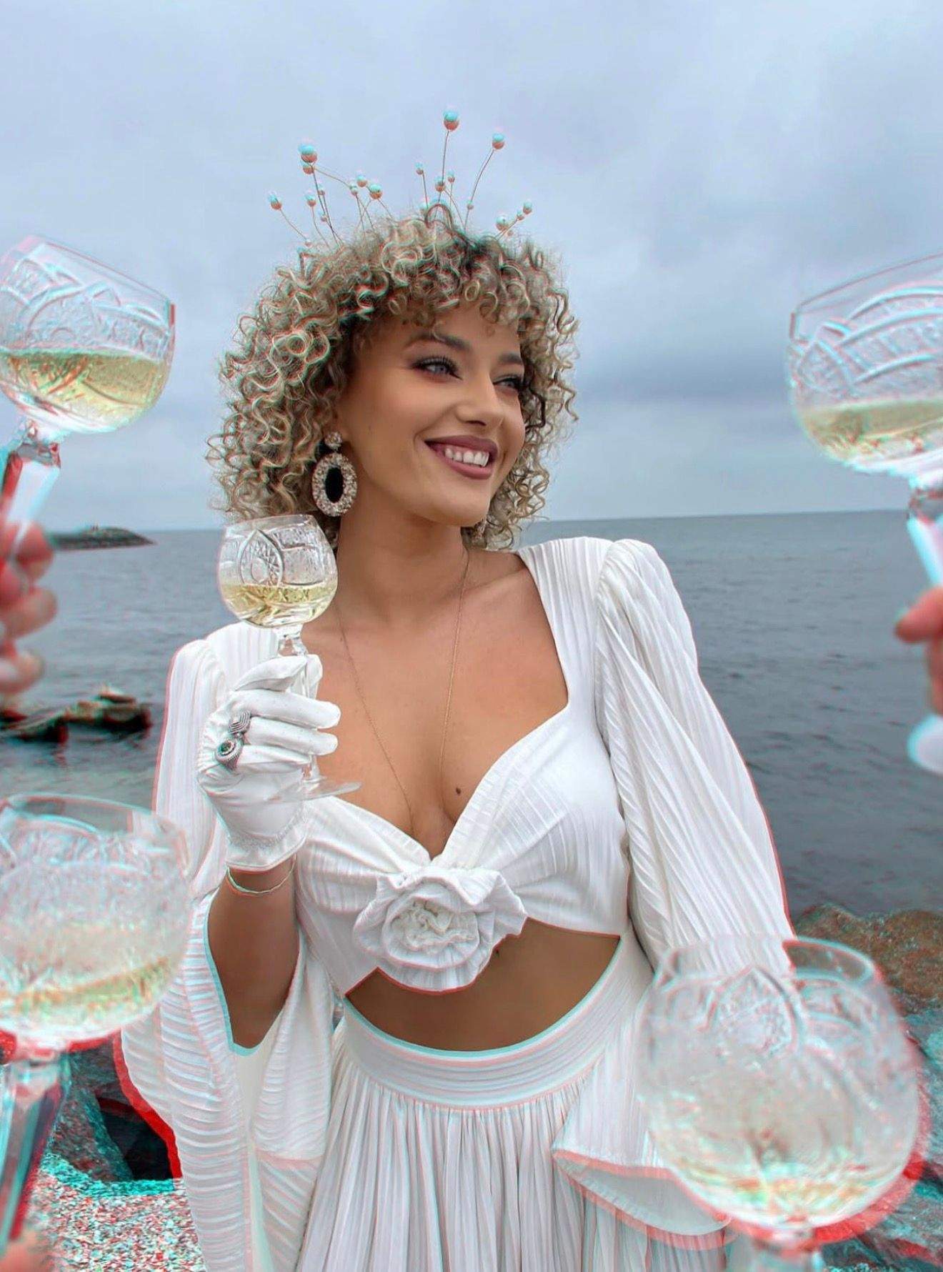 Alexia Talavutis, în lacrimi! Cine este bărbatul care a facut-o pe cântăreață să se emoționeze atât de mult!