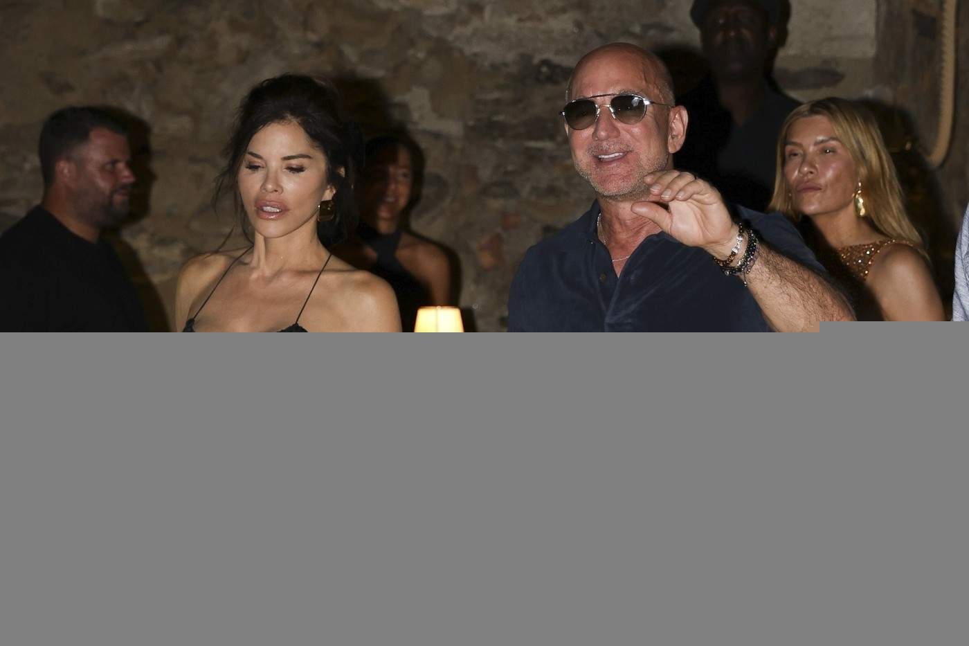 jeff bezos and lauren