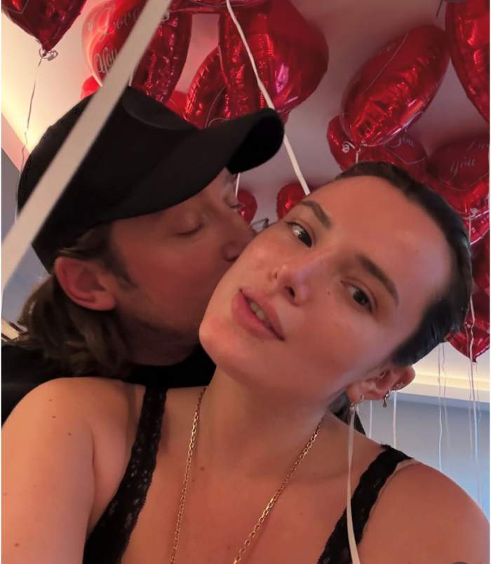 Vedeta de la Hollywood care și-a cerut logodnicul în căsătorie! Ce s-a întâmplat după ce artista a îngenuncheat în fața lui. Imaginile fac înconjurul Internetului | FOTO