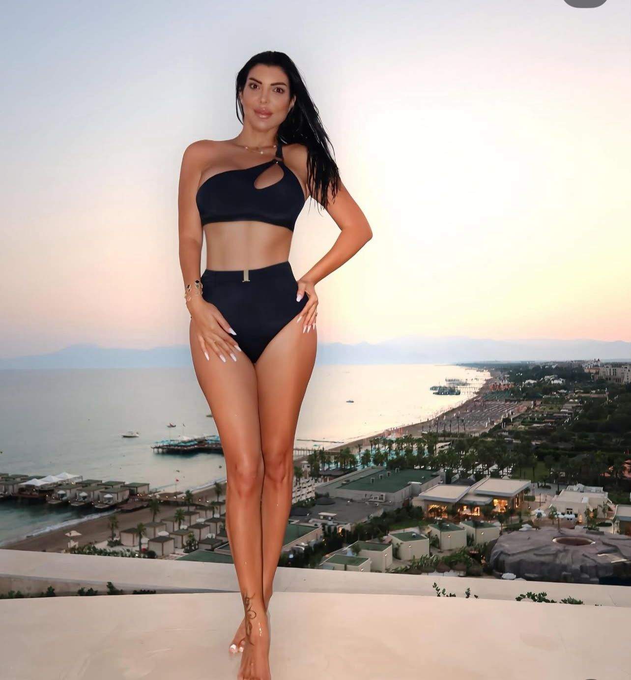 Andreea Tonciu, vacanță exclusivistă în Turcia, cu soțul. Cât plătește vedeta pentru o noapte de cazare la hotelul de cinci stele | FOTO