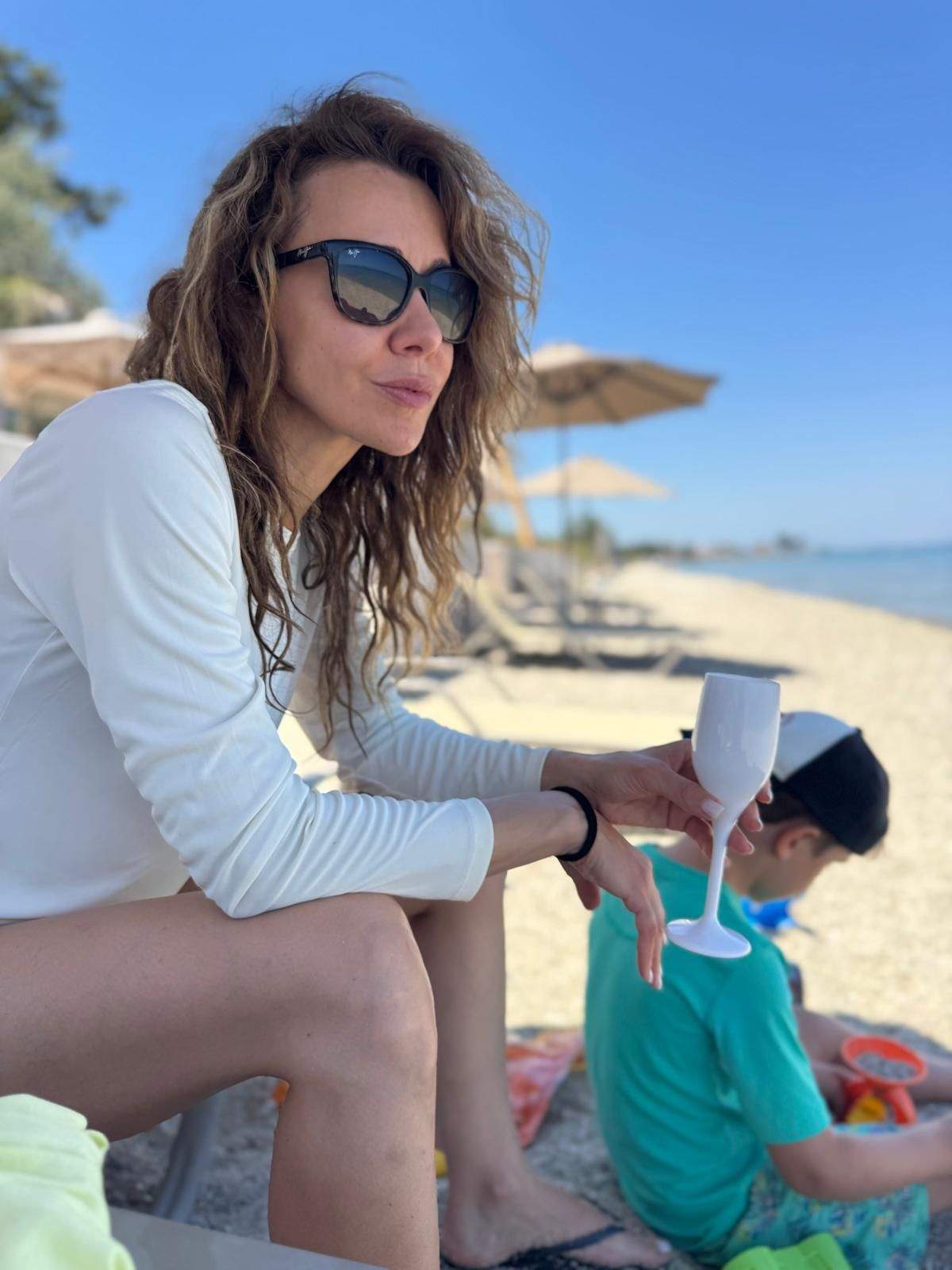 Andreea Vasile și Bogdan Albulescu, vacanță împreună după filmările pentru Iubire cu parfum de lavandă: „Am avut parte de timp cu familia, cu liniște și cu multă bucurie”