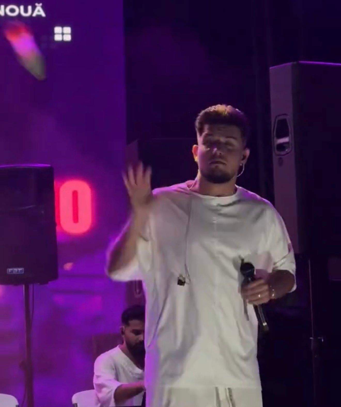 Babasha, atacat cu sticle, pe scenă, la un concert! Cum a reacționat artistul | FOTO