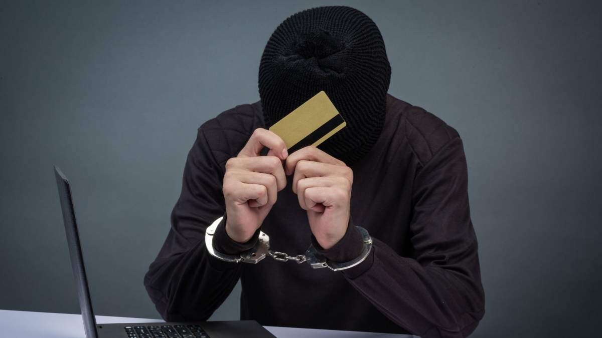 Furt cu urmări dezastruoase! Un clujean a pierdut sute de mii de lei după ce i-a fost furat telefonul