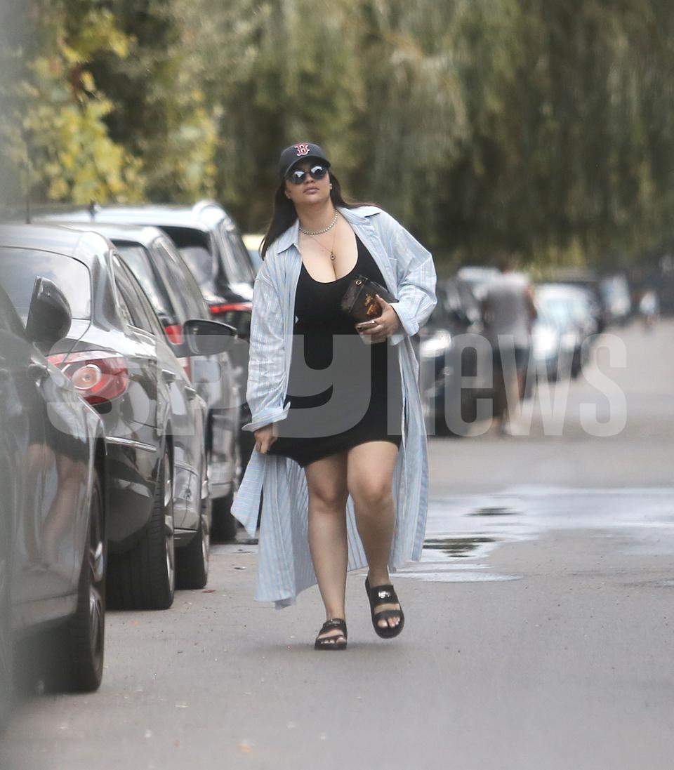 Cum arată viaţa de femeie divorţată a lui Betty Salam! Ce face artista când nu e alături de familie | PAPARAZZI