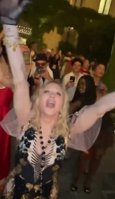 Imagini fabuloase de la ziua de naștere a Madonnei! Diva a împlinit 67 de ani. Cum a surprins-o iubitul tinerel | VIDEO